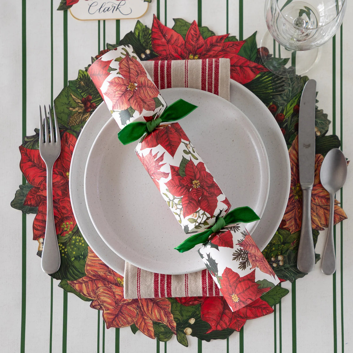 Poinsettia Box of 6 Crackers