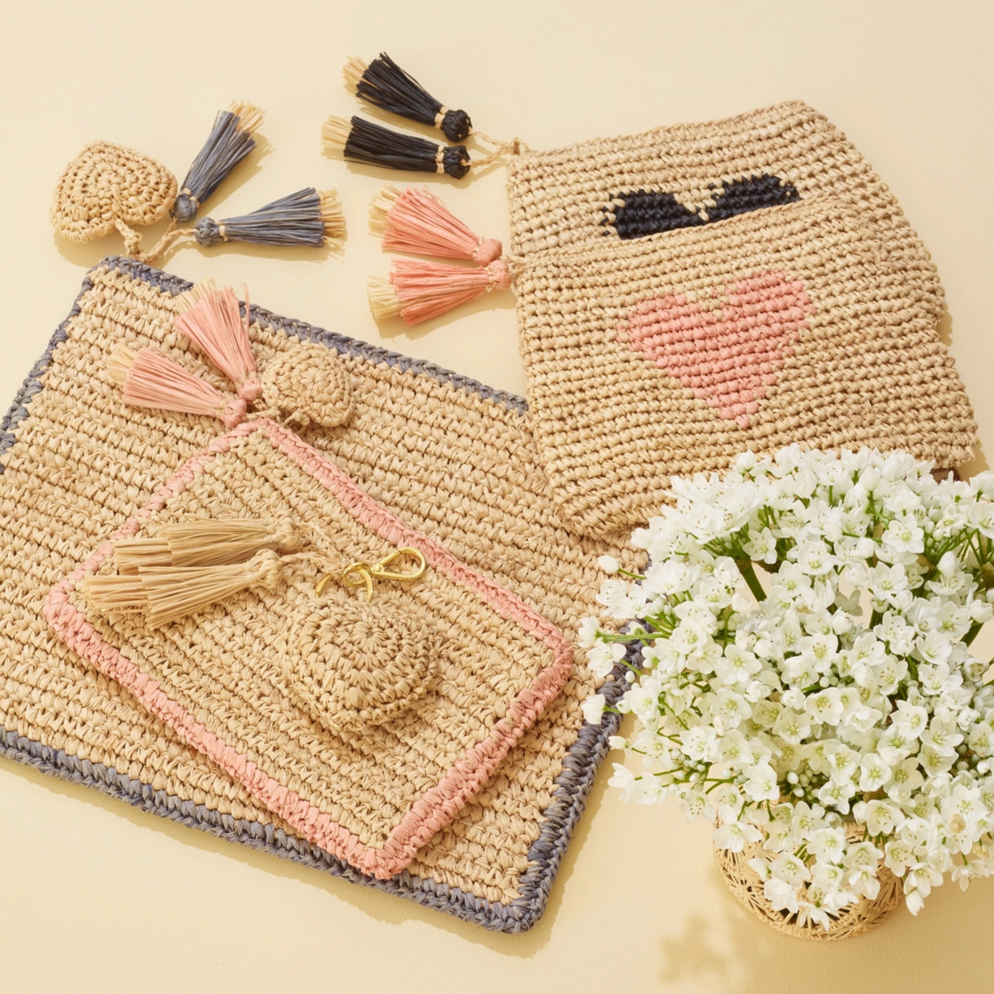 Large Heart Raffia Zip-Pouch