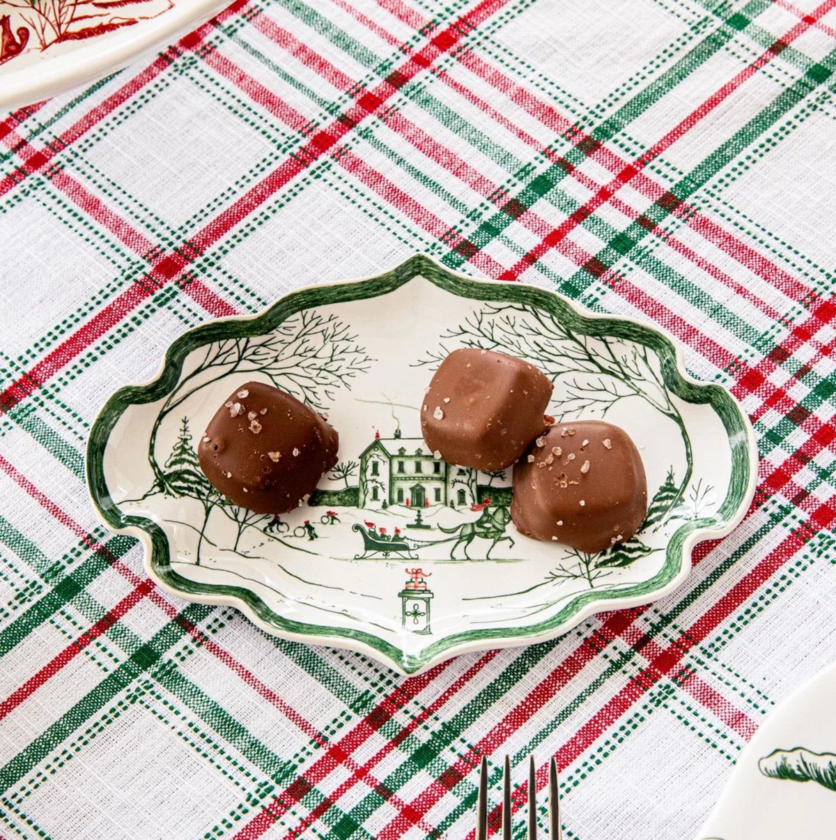 Country Estate Winter Frolic Evergreen 7" Tray