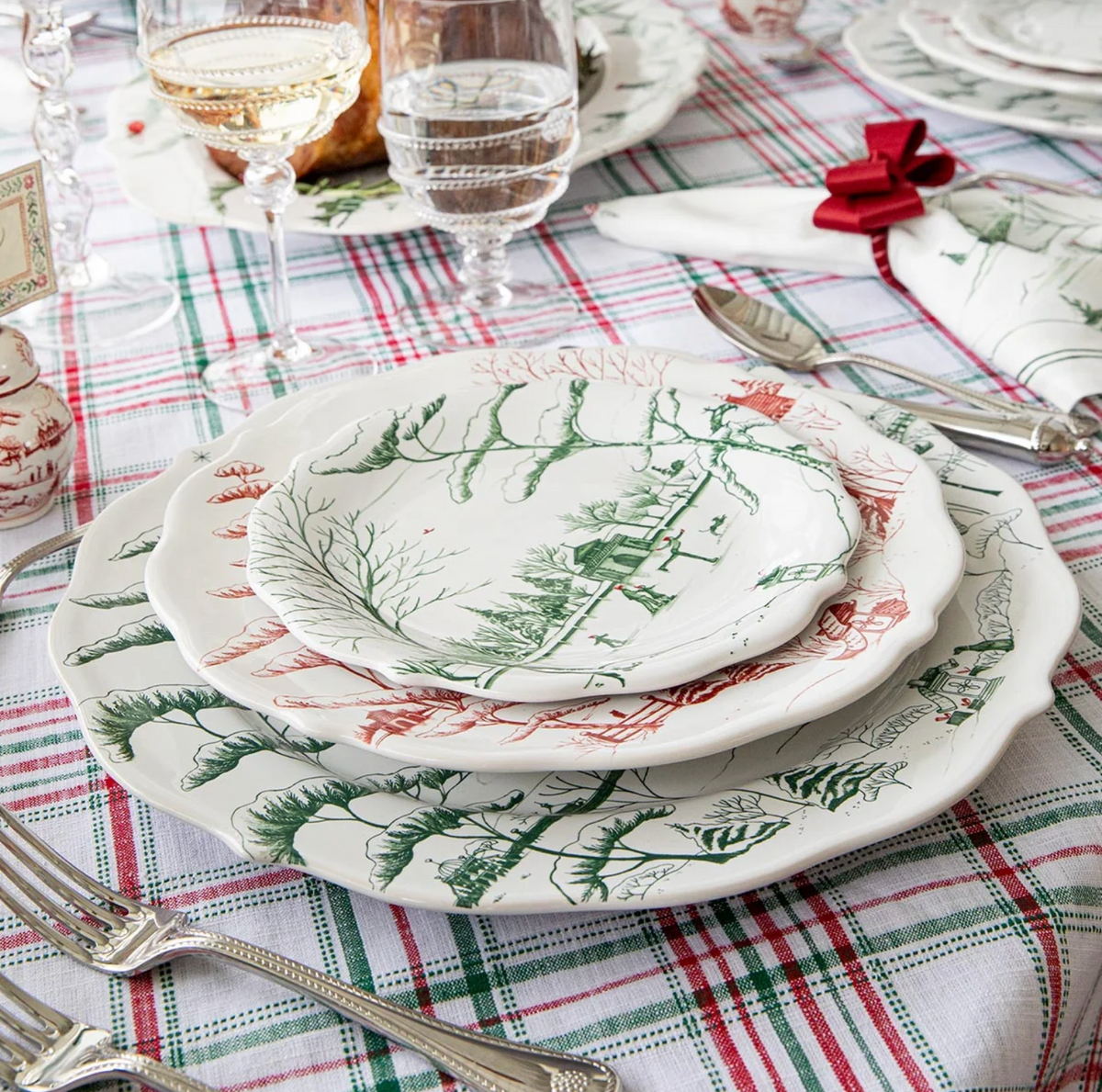 Country Estate Winter Frolic Party Plate S/4 Evergreen