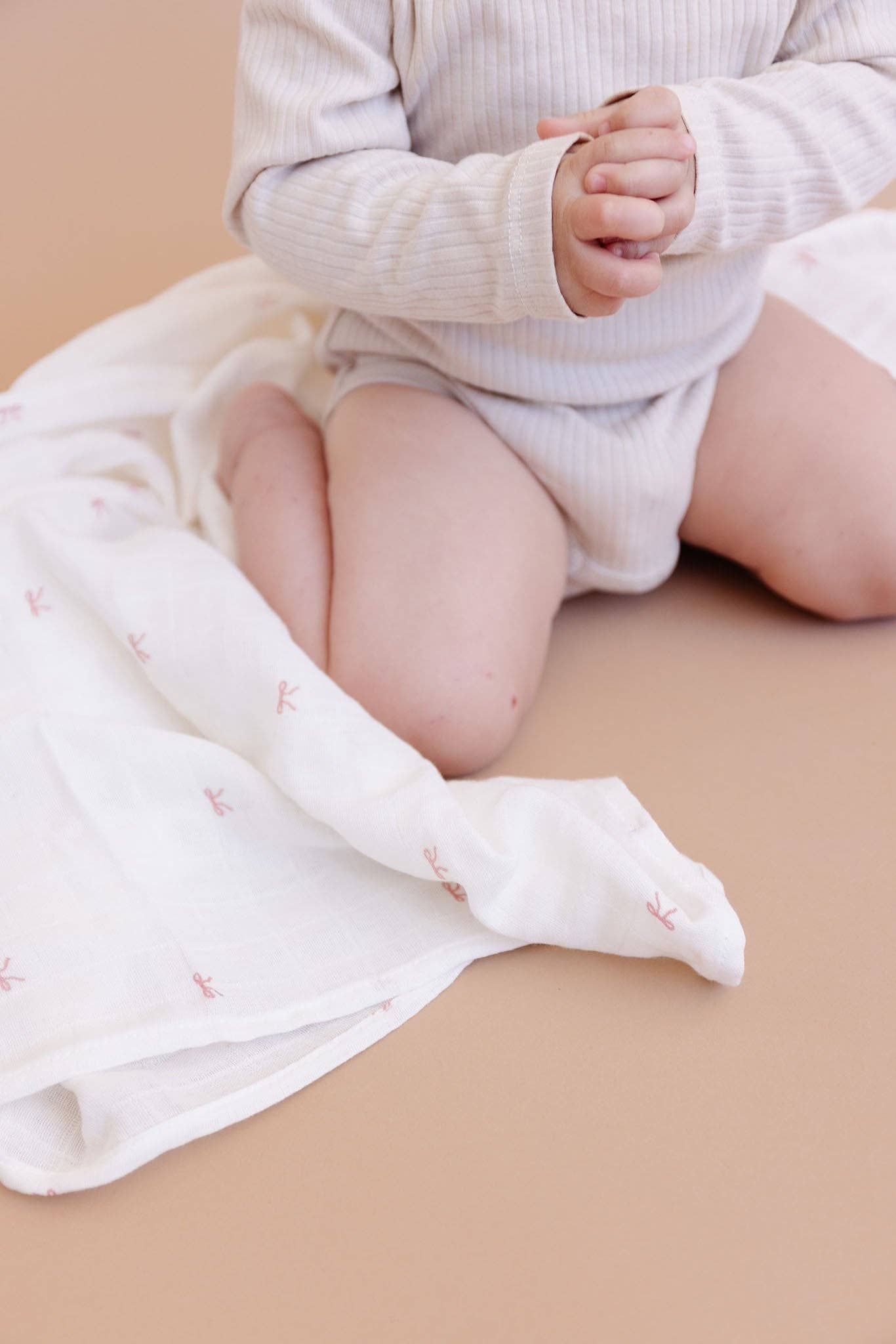 Pink Bow Muslin Swaddle