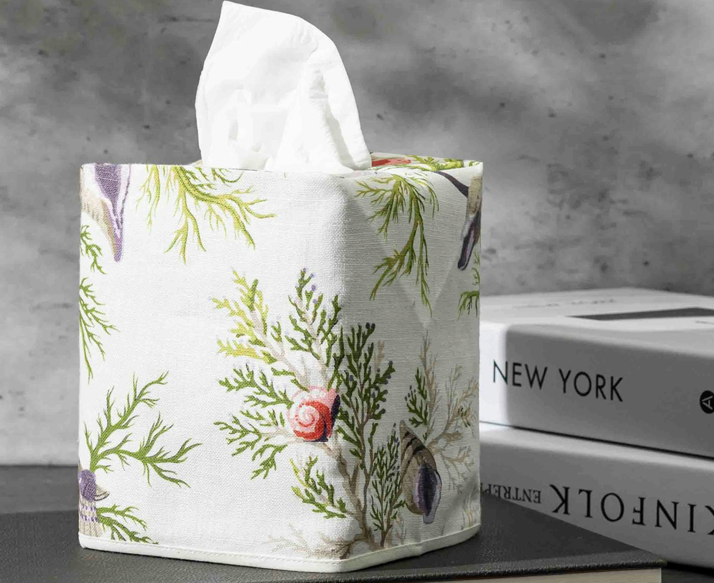 Del Tesoro Tissue Box Cover