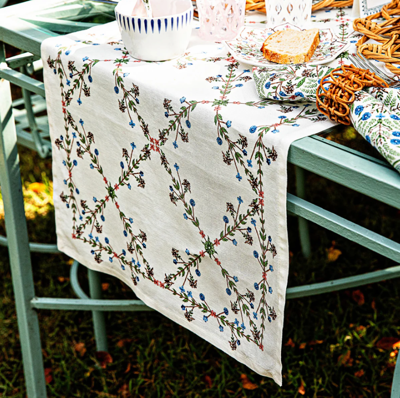 Villa Seville Table Runner